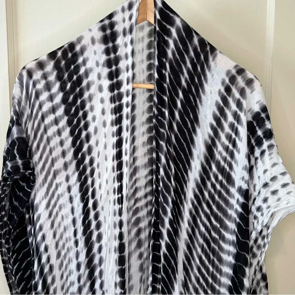 SALE 2/25 Michael Stars Black & White Tie Dye Ruana, Multi-use Coverup One Size